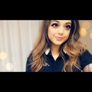 Meet your Posher, Becky